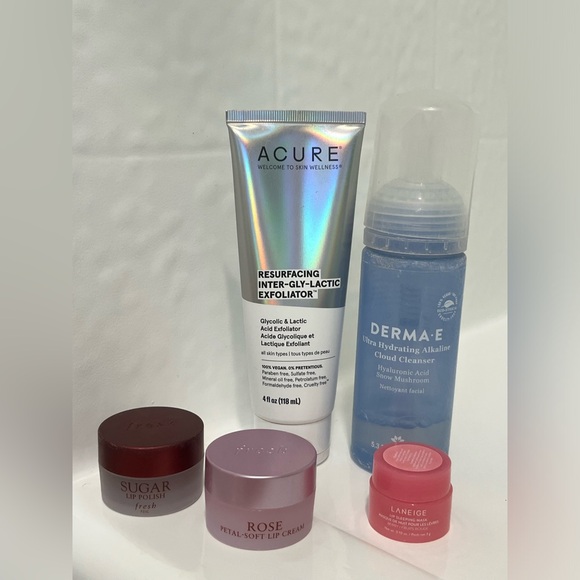 Bundle of the cosmetics. - Picture 10 of 10